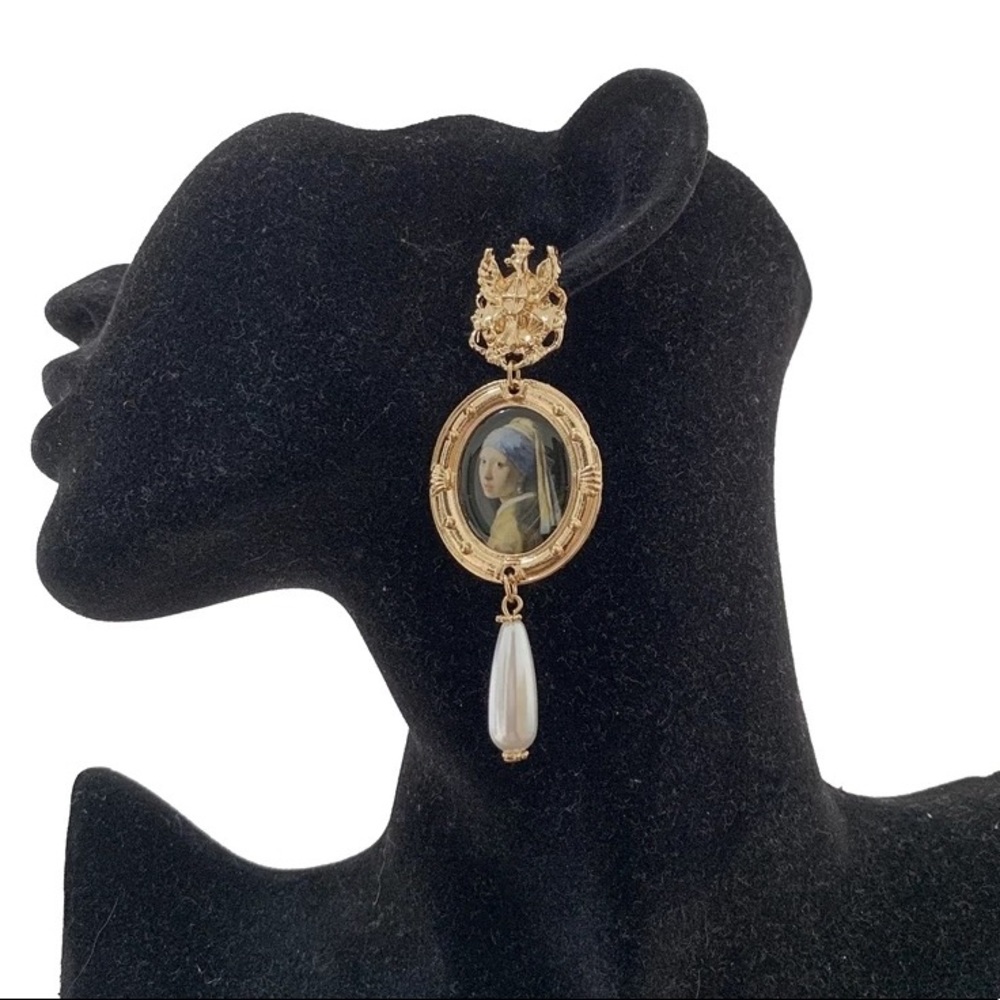 2 Piece Set Baroque Gold Plated Girl Pearl Fine Art Print Oval Brooch & … - Picture 5 of 11